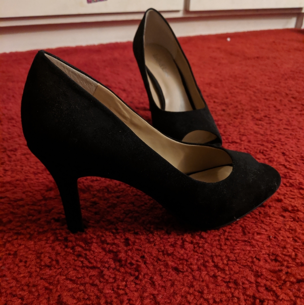 Kelly & Katie open toe black pump heel size 7.5